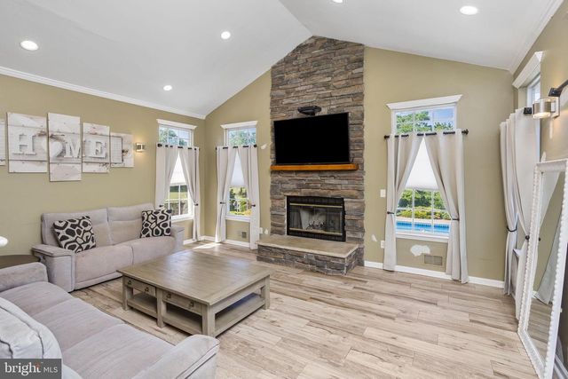9 TROTTER WAY, Cream Ridge, NJ 08514