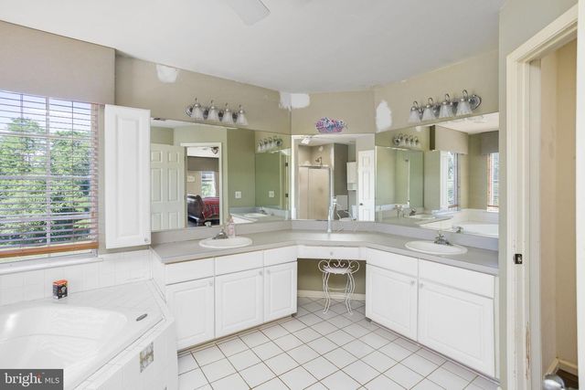 9 TROTTER WAY, Cream Ridge, NJ 08514