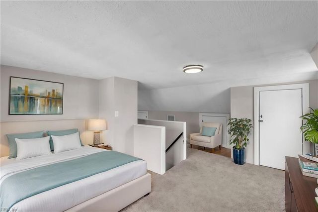 13 E Lamington RD, Hampton, VA 23669