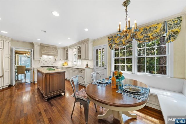 328 Ridgewood Avenue, Ridgewood, NJ 07450