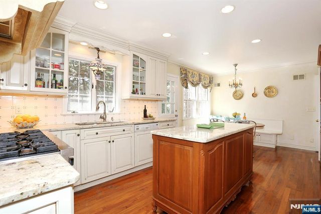 328 Ridgewood Avenue, Ridgewood, NJ 07450