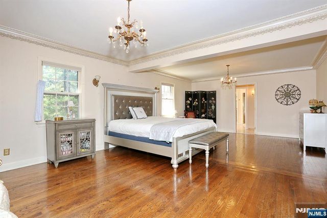 328 Ridgewood Avenue, Ridgewood, NJ 07450