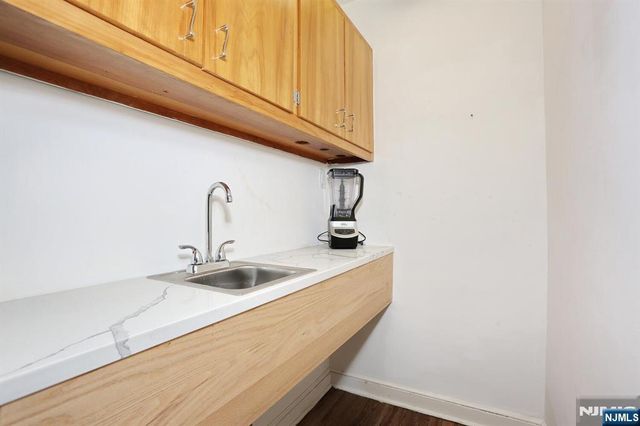 328 Ridgewood Avenue, Ridgewood, NJ 07450