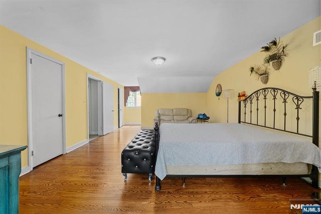 328 Ridgewood Avenue, Ridgewood, NJ 07450