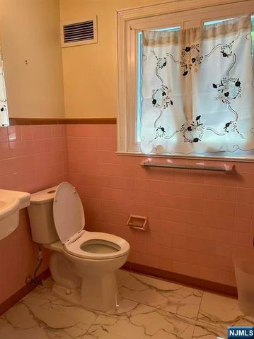 328 Ridgewood Avenue, Ridgewood, NJ 07450