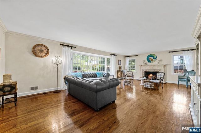 328 Ridgewood Avenue, Ridgewood, NJ 07450