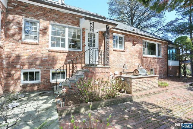 328 Ridgewood Avenue, Ridgewood, NJ 07450