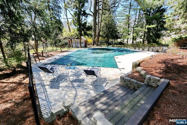 328 Ridgewood Avenue, Ridgewood, NJ 07450