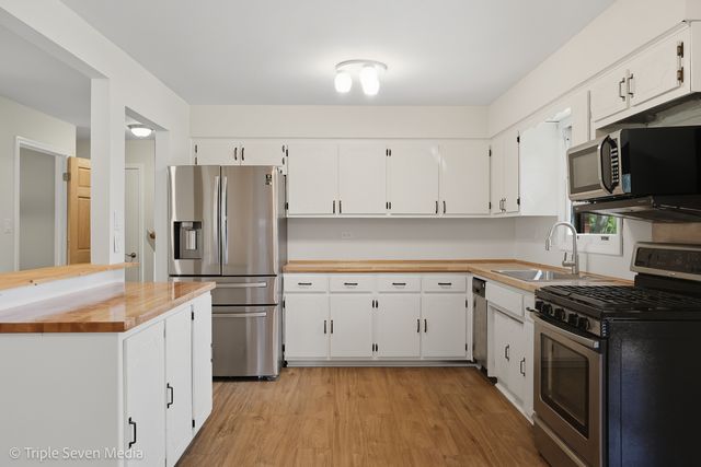 11307 German Church Road, Willow Springs, IL 60480