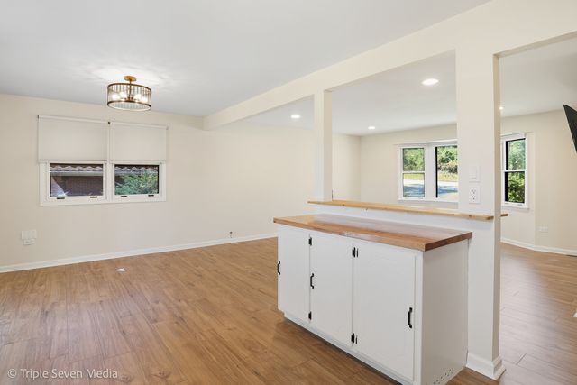 11307 German Church Road, Willow Springs, IL 60480