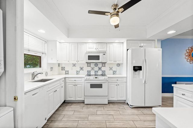 3031 NE 51st Street 106w, Fort Lauderdale, FL 33308