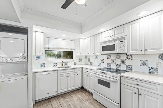 3031 NE 51st Street 106w, Fort Lauderdale, FL 33308