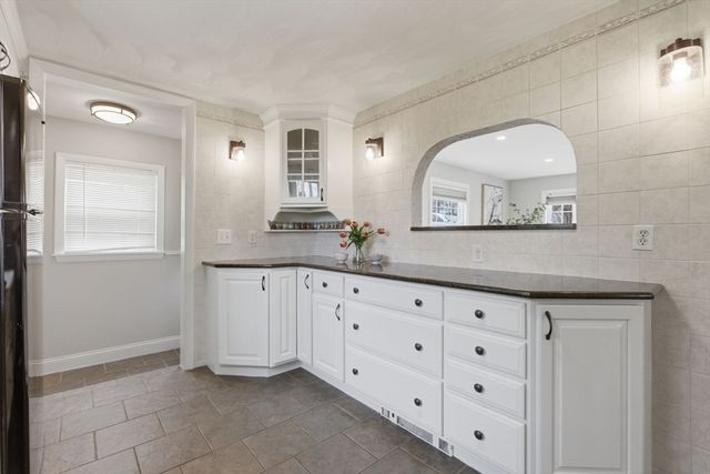 20 Hilltop Ter, Woburn, MA 01801