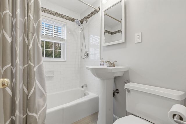 20 Hilltop Ter, Woburn, MA 01801