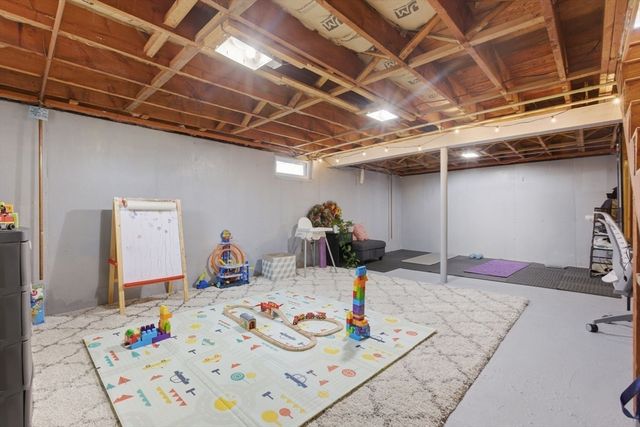 20 Hilltop Ter, Woburn, MA 01801