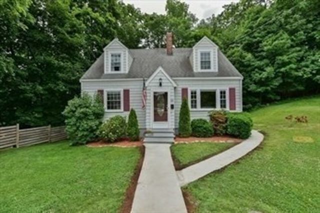 20 Hilltop Ter, Woburn, MA 01801