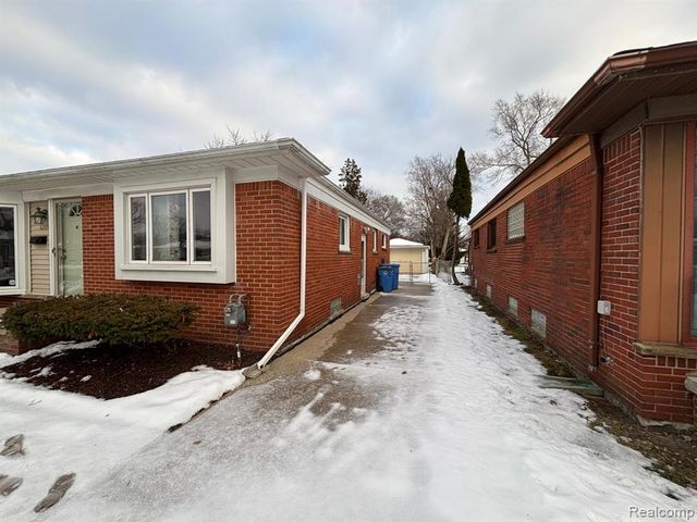 4209 Vassar Street, Dearborn Heights, MI 48125