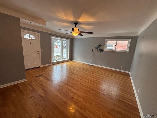 4209 Vassar Street, Dearborn Heights, MI 48125