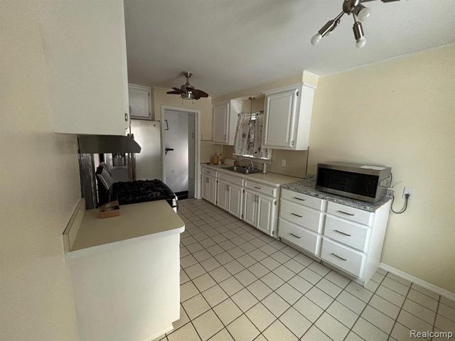 4209 Vassar Street, Dearborn Heights, MI 48125