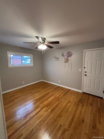 4209 Vassar Street, Dearborn Heights, MI 48125