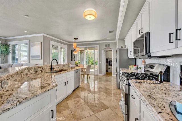 1981 Olympia Fields, Corona, CA 92883
