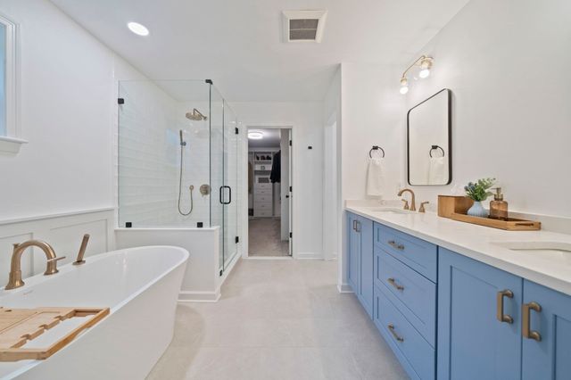 33 Skyhawk Cir, Weymouth, MA 02190