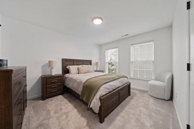 33 Skyhawk Cir, Weymouth, MA 02190