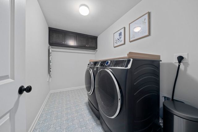 33 Skyhawk Cir, Weymouth, MA 02190