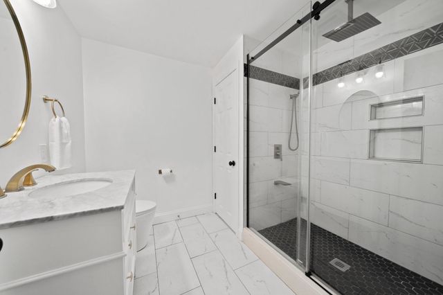 33 Skyhawk Cir, Weymouth, MA 02190