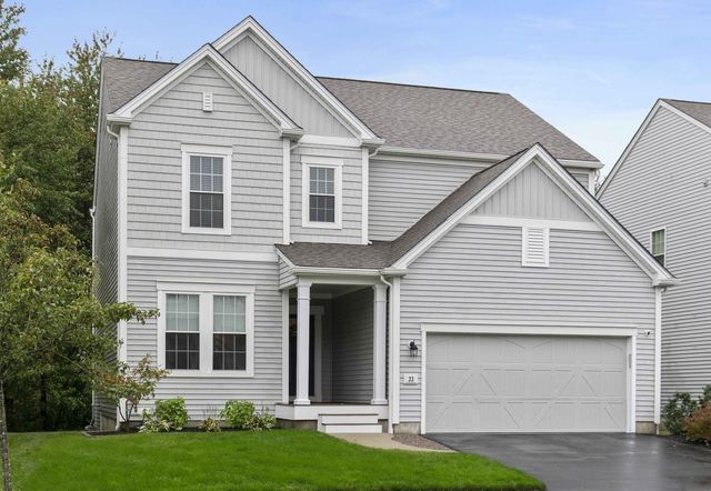 33 Skyhawk Cir, Weymouth, MA 02190