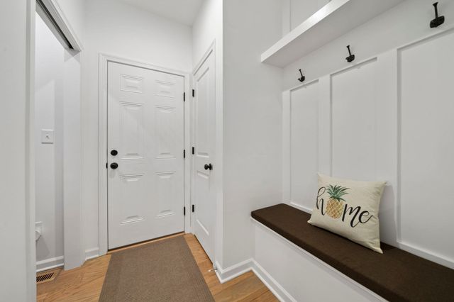 33 Skyhawk Cir, Weymouth, MA 02190