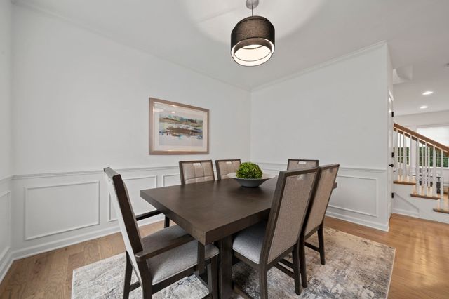 33 Skyhawk Cir, Weymouth, MA 02190