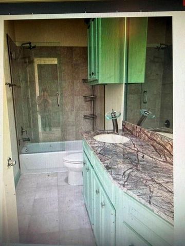 6303 Hermann Lake Drive, Houston, TX 77021