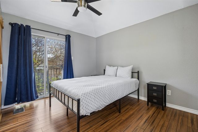 1802 N Prairie Avenue, Dallas, TX 75204