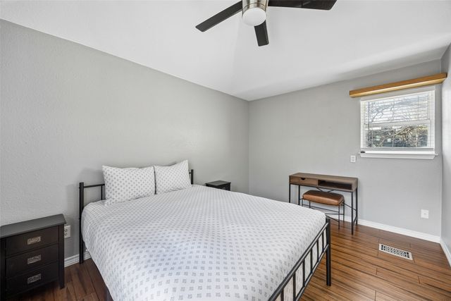 1802 N Prairie Avenue, Dallas, TX 75204