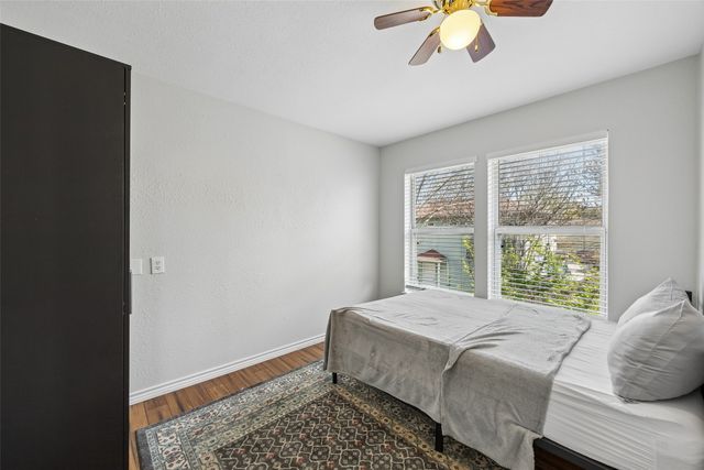 1802 N Prairie Avenue, Dallas, TX 75204