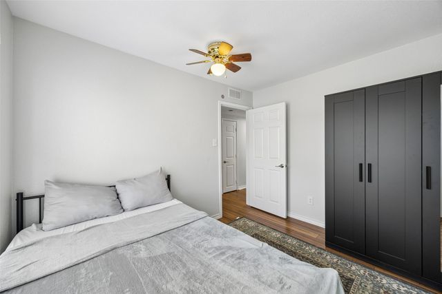 1802 N Prairie Avenue, Dallas, TX 75204