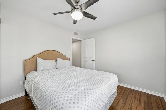 1802 N Prairie Avenue, Dallas, TX 75204