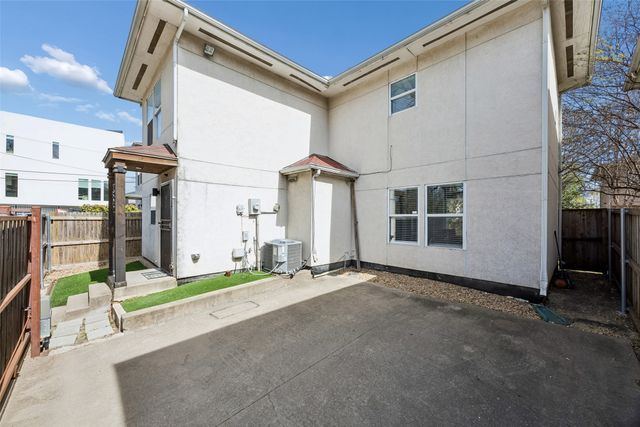 1802 N Prairie Avenue, Dallas, TX 75204