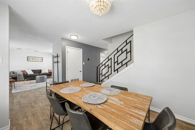 1802 N Prairie Avenue, Dallas, TX 75204