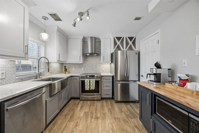 1802 N Prairie Avenue, Dallas, TX 75204