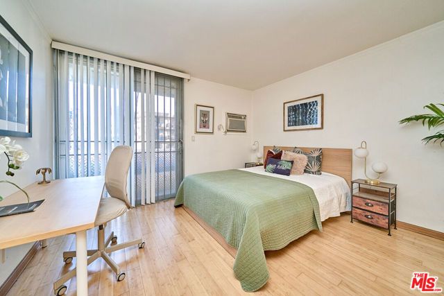 425 S Kenmore Avenue 104, Los Angeles, CA 90020