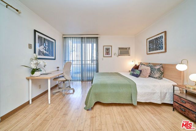 425 S Kenmore Avenue 104, Los Angeles, CA 90020