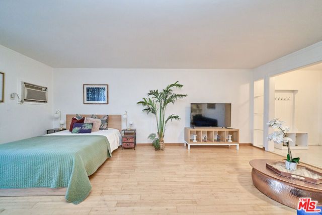 425 S Kenmore Avenue 104, Los Angeles, CA 90020