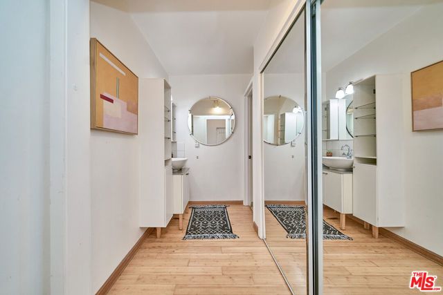 425 S Kenmore Avenue 104, Los Angeles, CA 90020