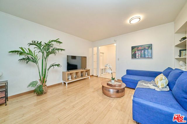 425 S Kenmore Avenue 104, Los Angeles, CA 90020