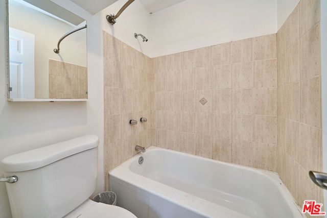 425 S Kenmore Avenue 104, Los Angeles, CA 90020