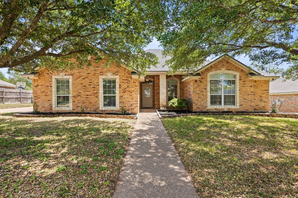 713 Ver-Lo Drive, Lorena, TX 76655
