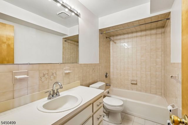 33 Henry Pl B2, Hackensack City, NJ 07601