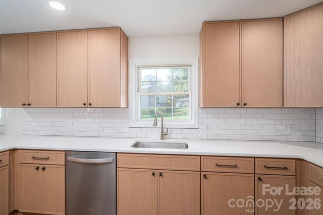 2020 Helen Drive, Gastonia, NC 28054